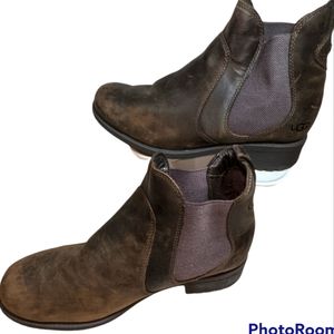 UGG BONHAM LEATHER WATER RESISTANT CHELSEA BOOTS SIZE 10